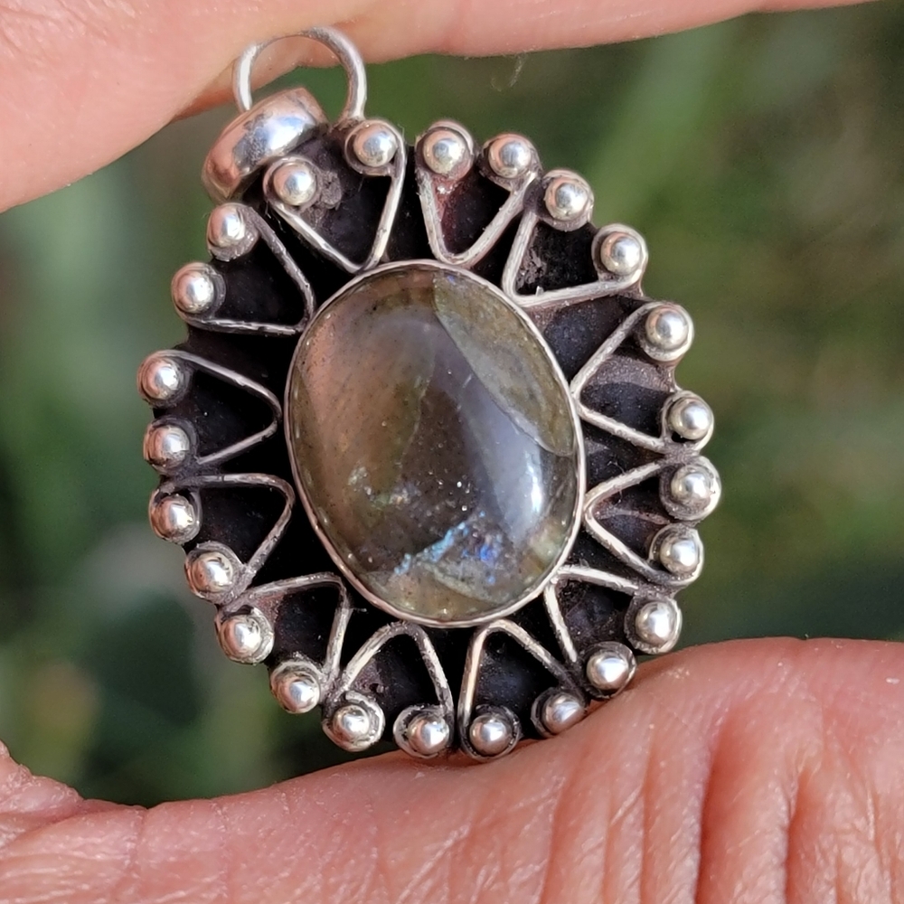 Amazing artisan hand crafted labradorite 925 sterling silver necklace pendant
